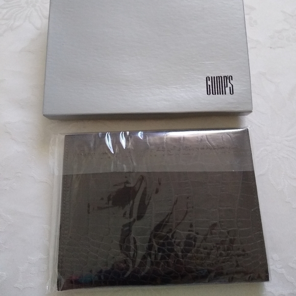 Gump's Italian leather embossed croc-effect frame - Picture 7 of 7